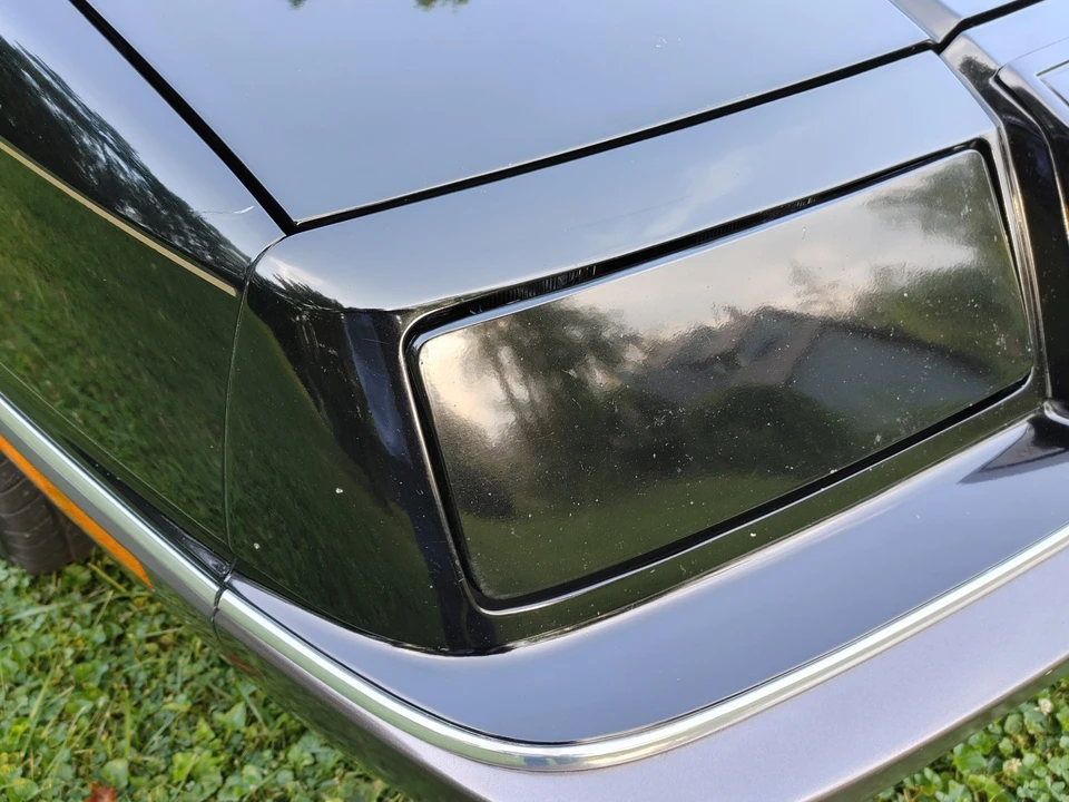 1989 Chrysler LeBaron - Image 21 of 31