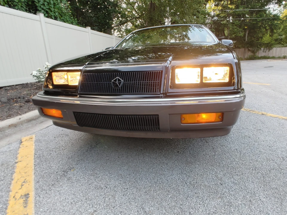 1989 Chrysler LeBaron - Image 3 of 31