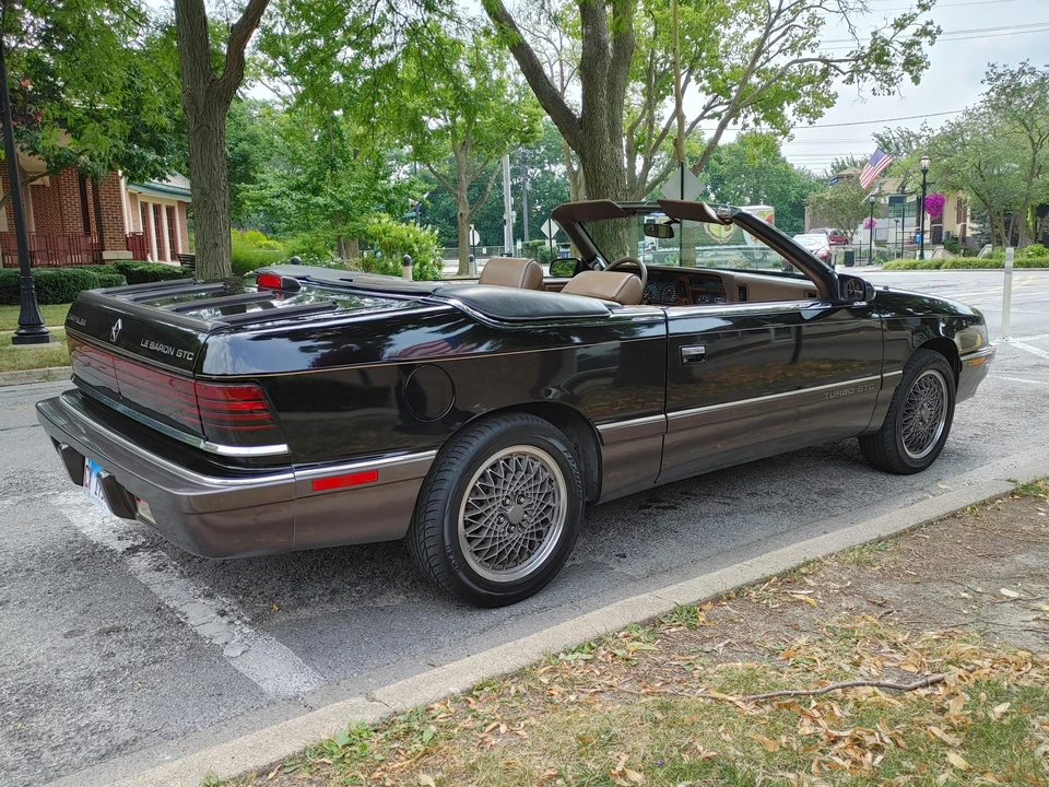 1989 Chrysler LeBaron - Image 10 of 31