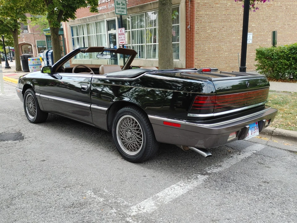 1989 Chrysler LeBaron - Image 8 of 31