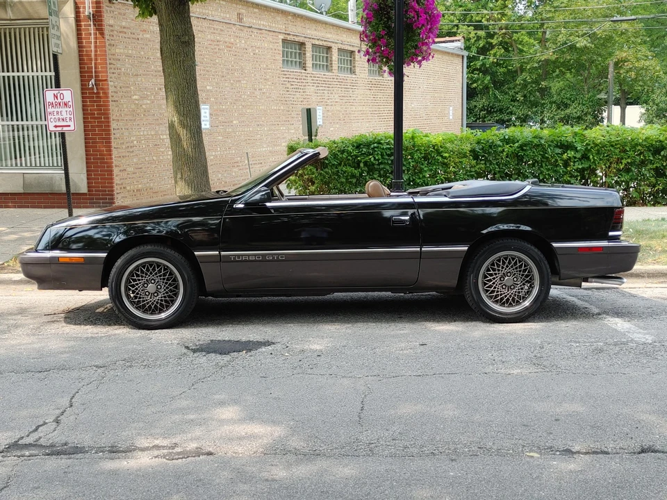 1989 Chrysler LeBaron - Image 7 of 31