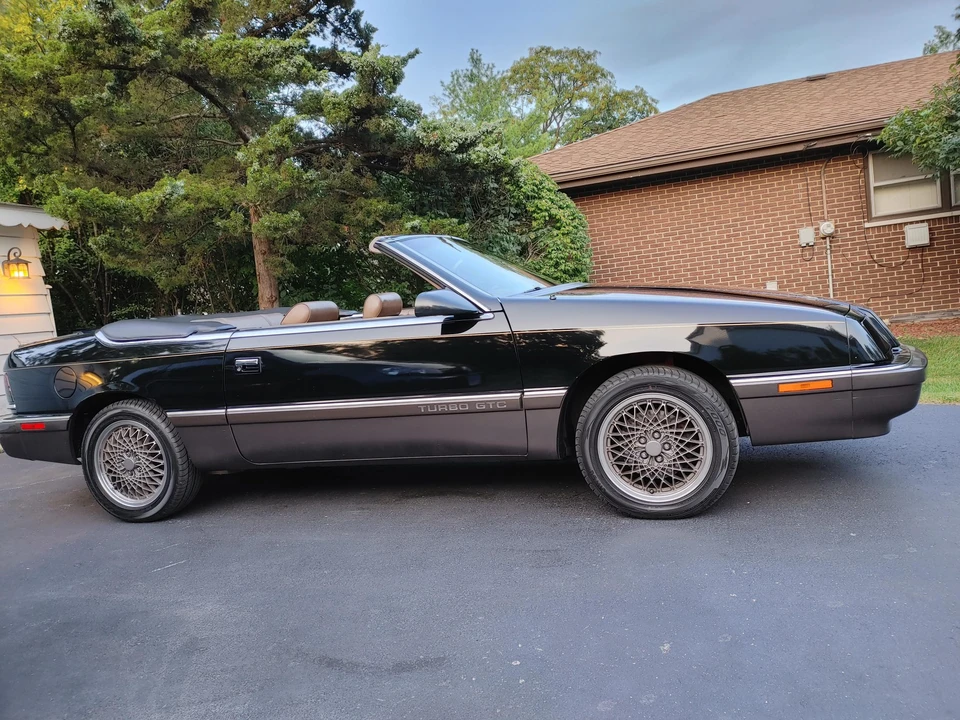 1989 Chrysler LeBaron - Image 13 of 31