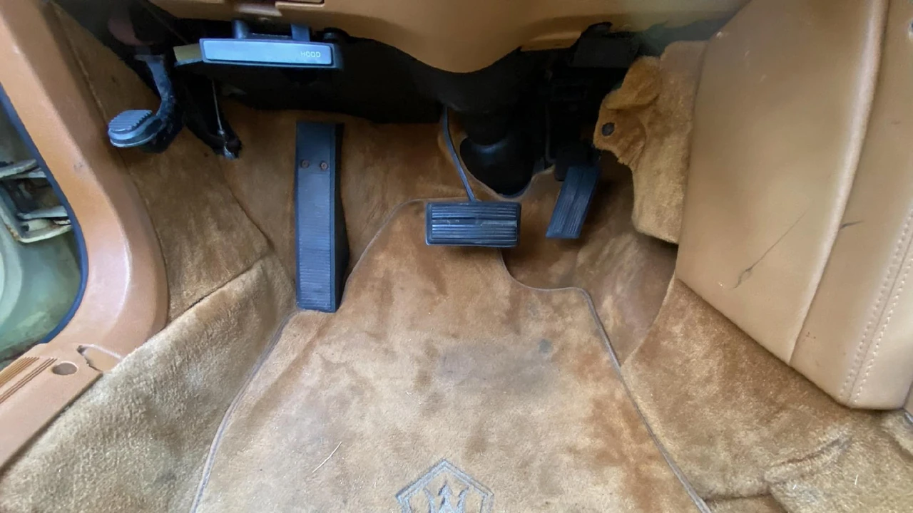 1989 Chrysler TC by Maserati - Image 9 of 12