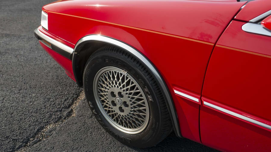 1989 Chrysler TC by Maserati - Image 4 of 13