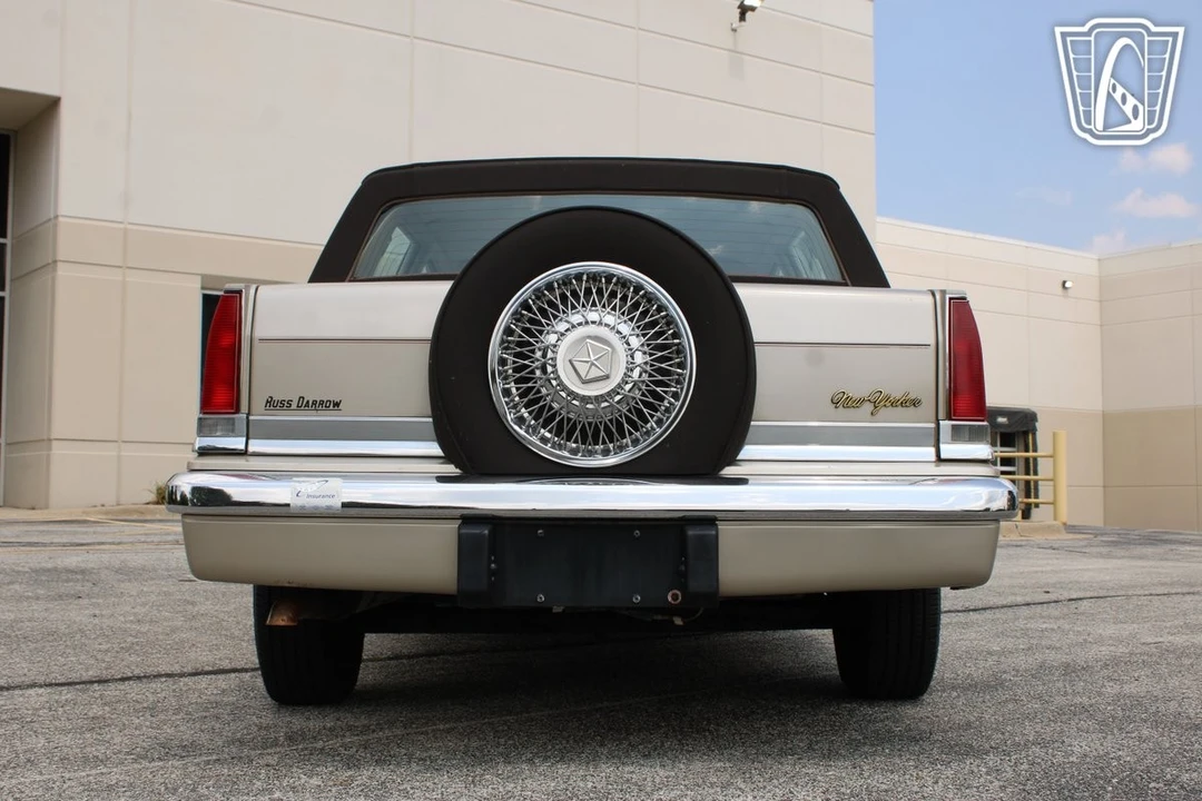 1989 Chrysler New Yorker - Image 10 of 12