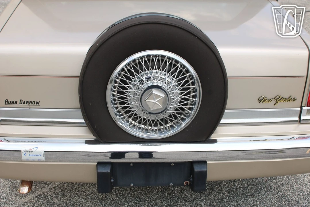 1989 Chrysler New Yorker - Image 11 of 12