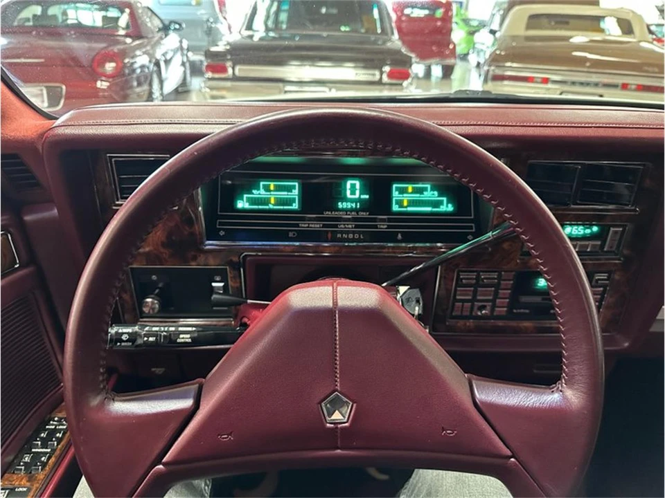 1989 Chrysler New Yorker - Image 21 of 31
