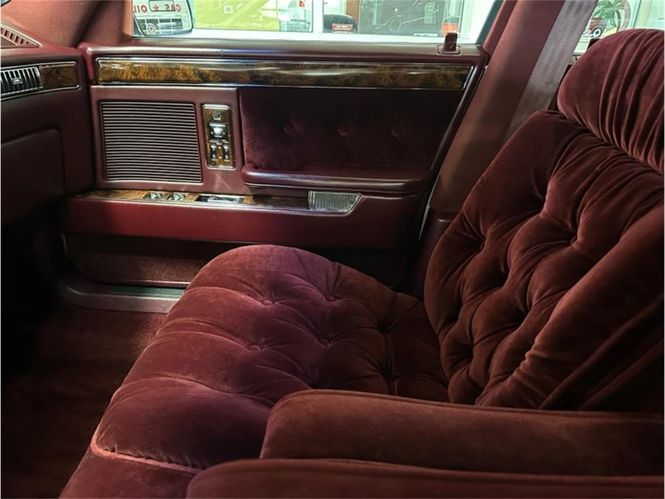 1989 Chrysler New Yorker - Image 25 of 31