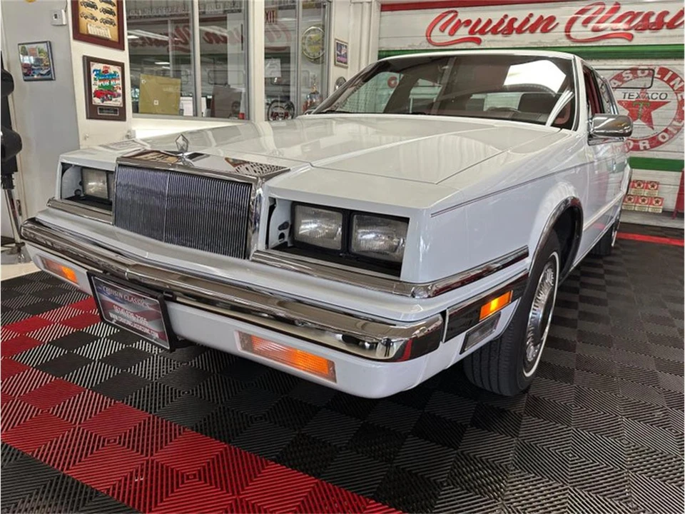 1989 Chrysler New Yorker - Image 8 of 31