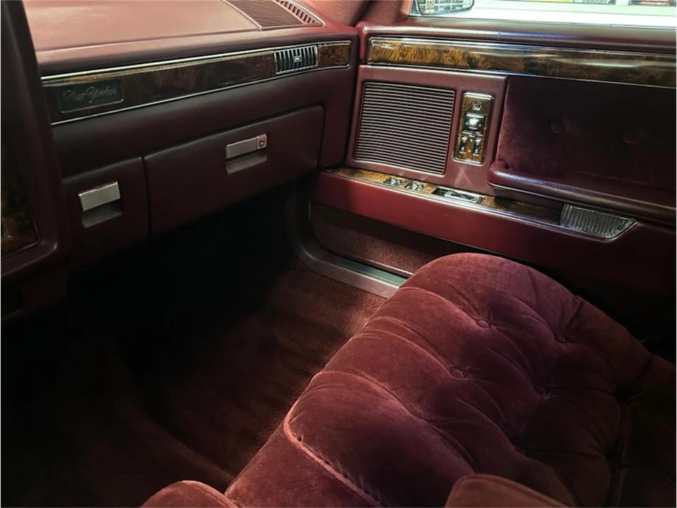 1989 Chrysler New Yorker - Image 24 of 31