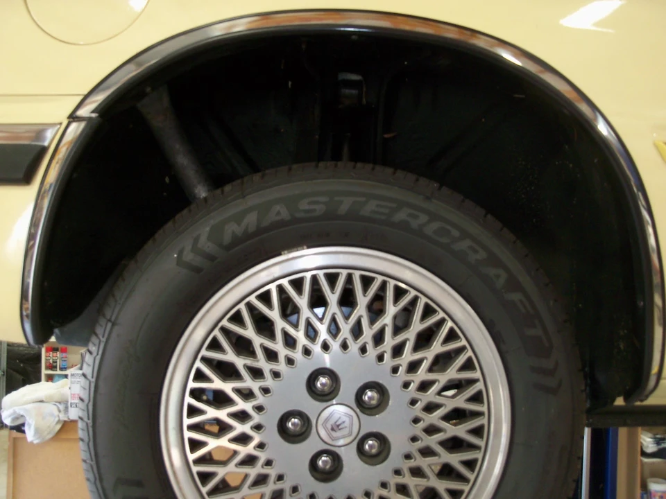 1989 Chrysler TC by Maserati - Image 29 of 31