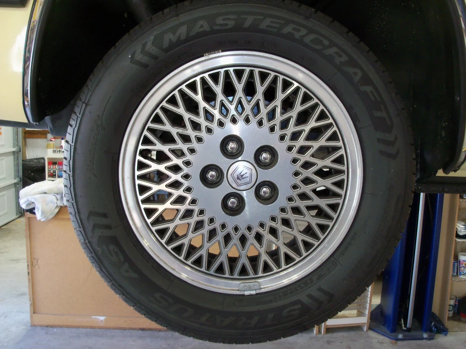 1989 Chrysler TC by Maserati - Image 30 of 31