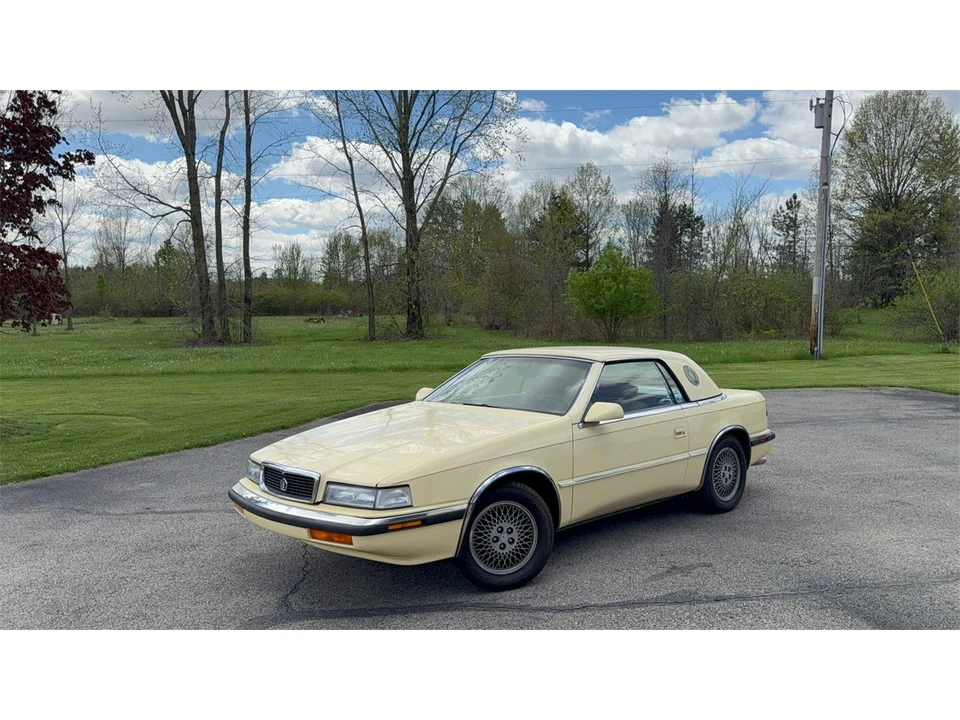 1989 Chrysler TC by Maserati - Image 2 of 31