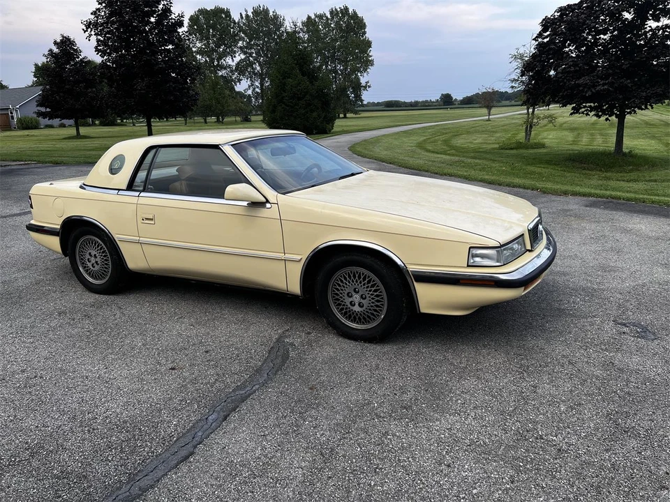 1989 Chrysler TC by Maserati - Image 17 of 31