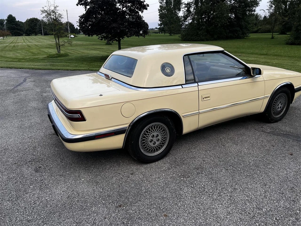 1989 Chrysler TC by Maserati - Image 18 of 31