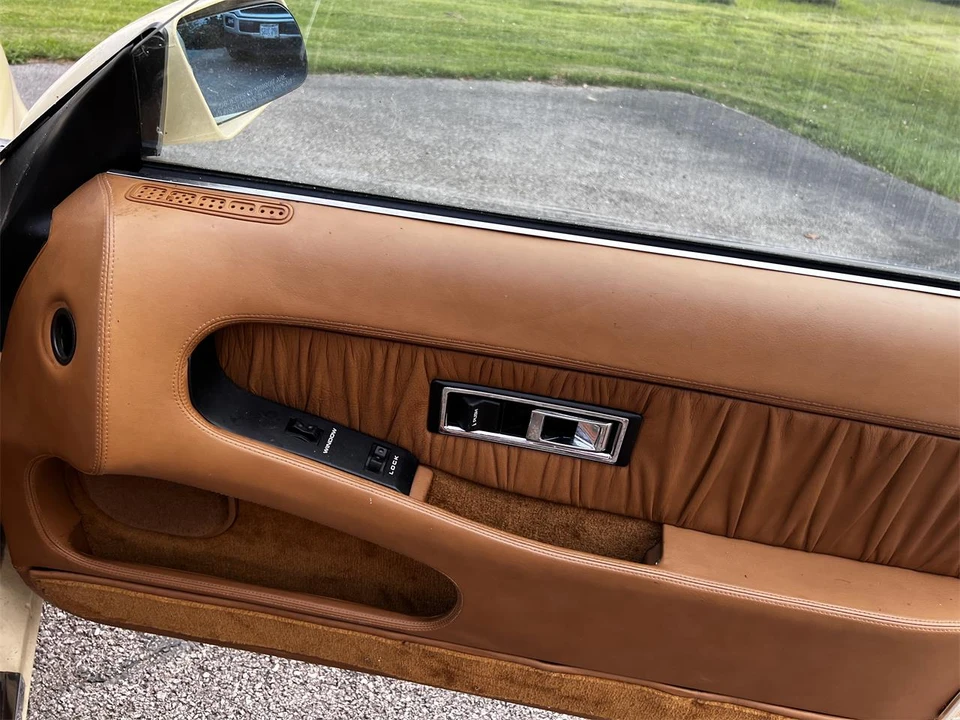 1989 Chrysler TC by Maserati - Image 22 of 31