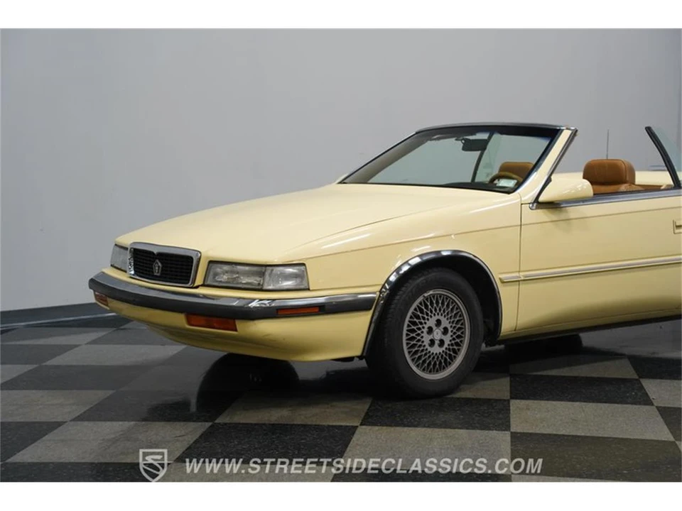 1989 Chrysler TC by Maserati - Image 16 of 31