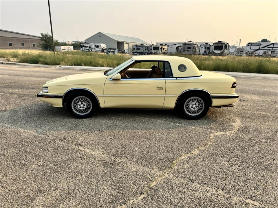 1989 Chrysler TC by Maserati - Image 4 of 17