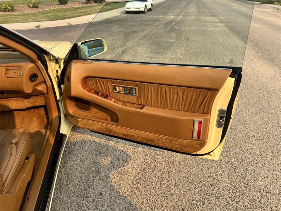 1989 Chrysler TC by Maserati - Image 11 of 17