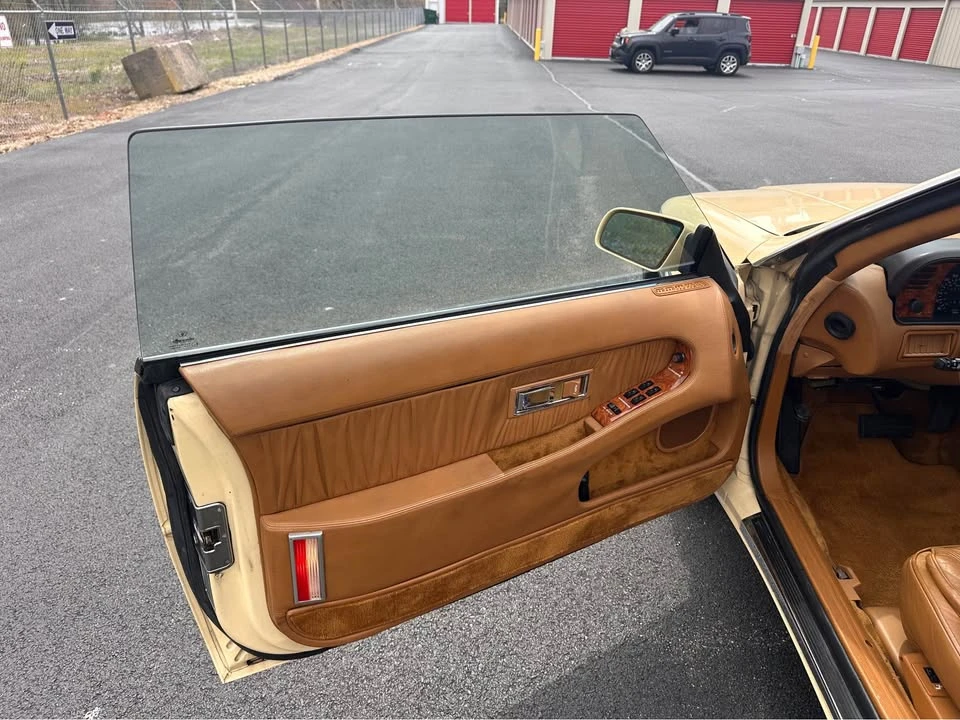 1989 Chrysler TC by Maserati - Image 12 of 18