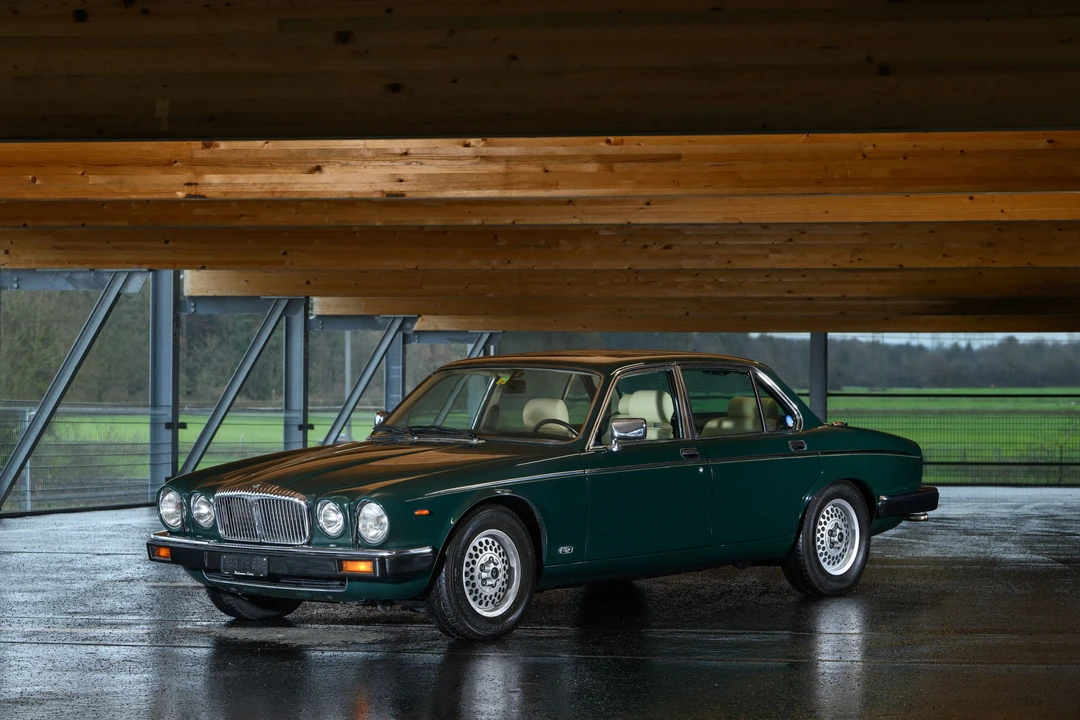 1989 Daimler - Image 2 of 31