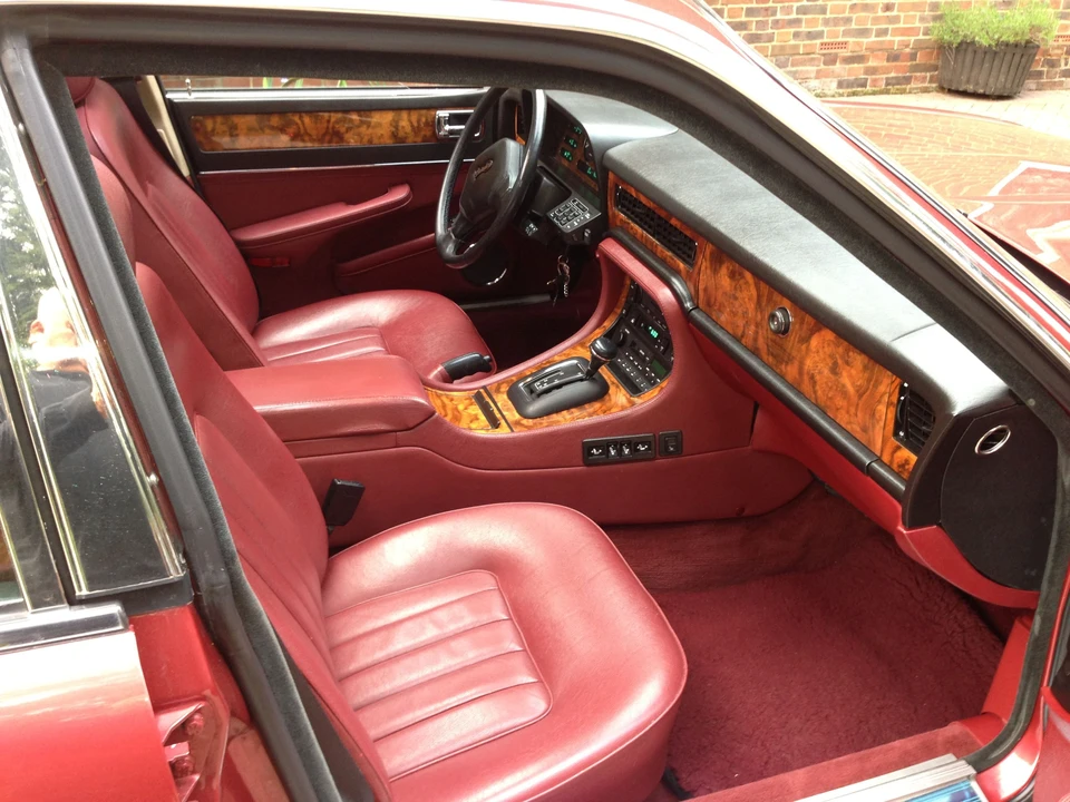 1989 Daimler - Image 2 of 4