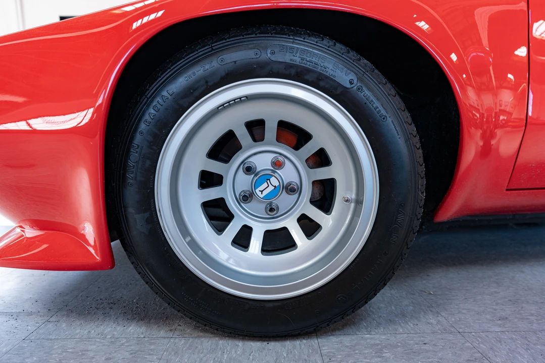 1989 DeTomaso Pantera - Image 26 of 31