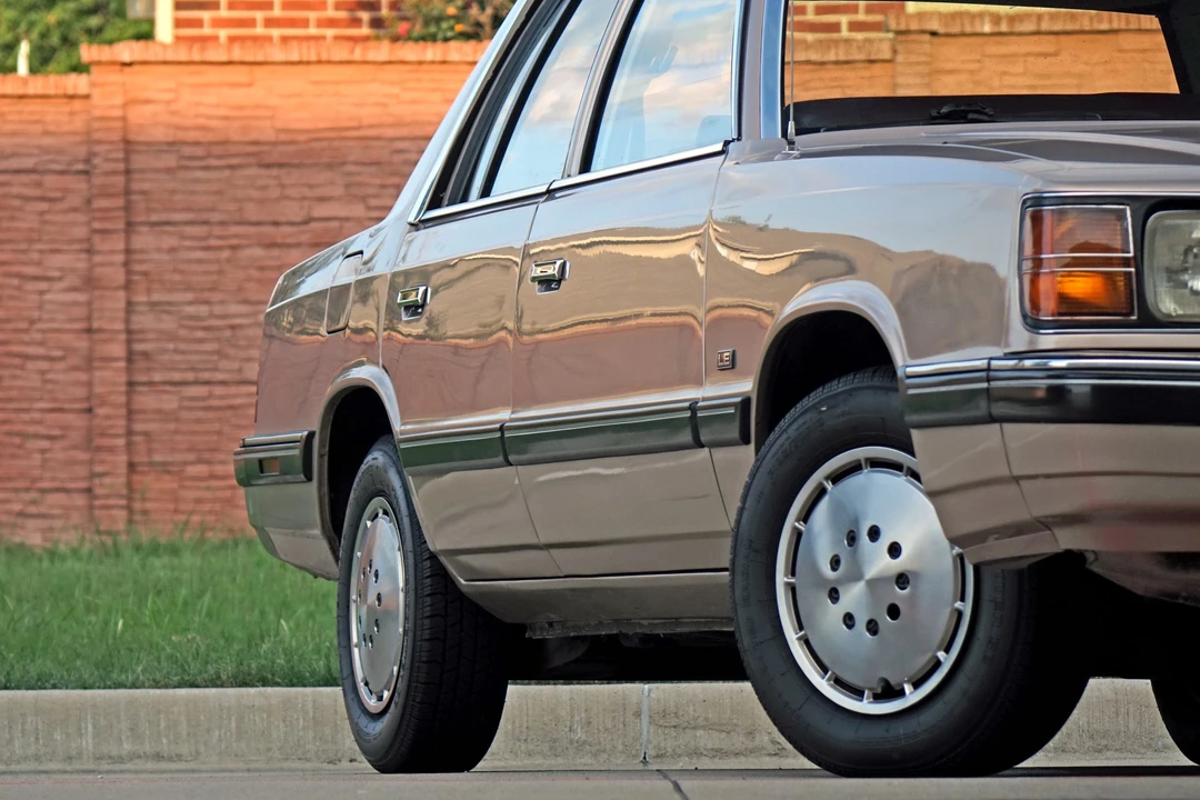1989 Chrysler K-Car - Image 17 of 31