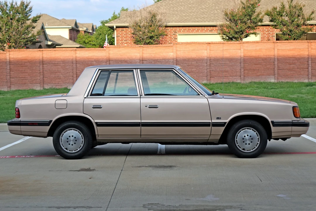1989 Chrysler K-Car - Image 7 of 31