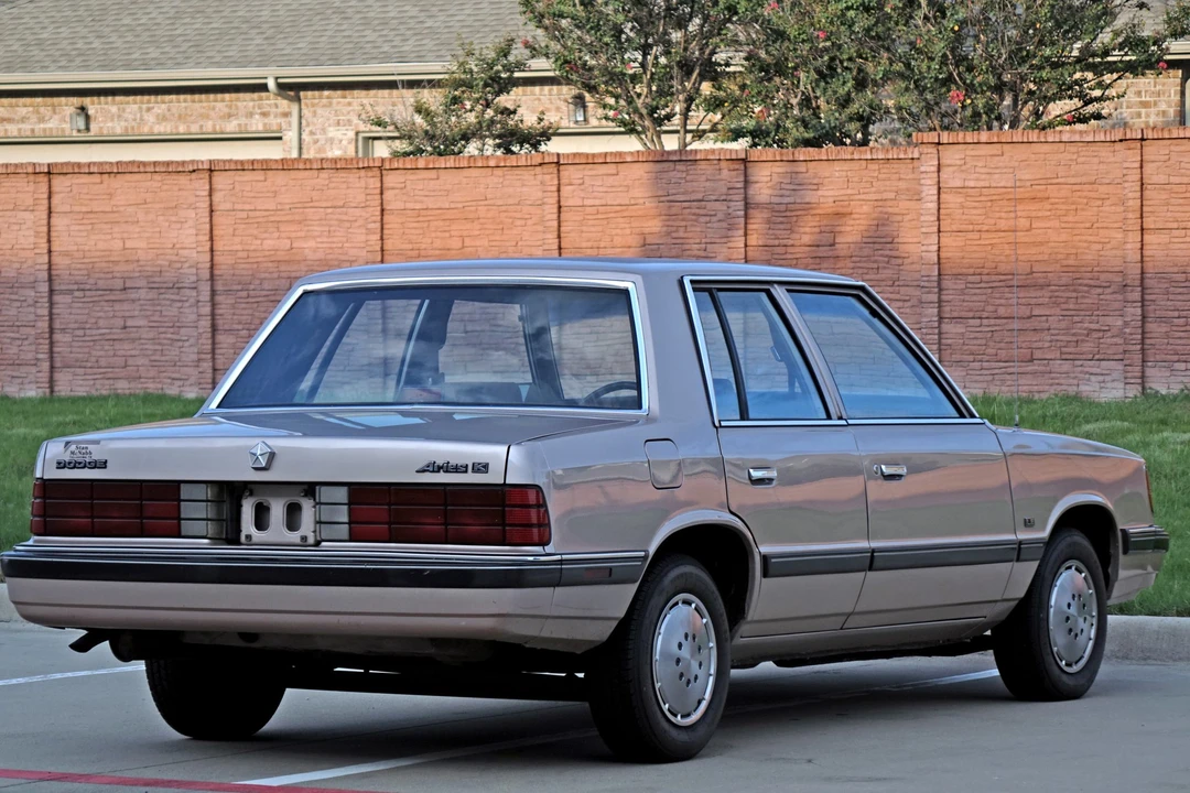 1989 Chrysler K-Car - Image 8 of 31