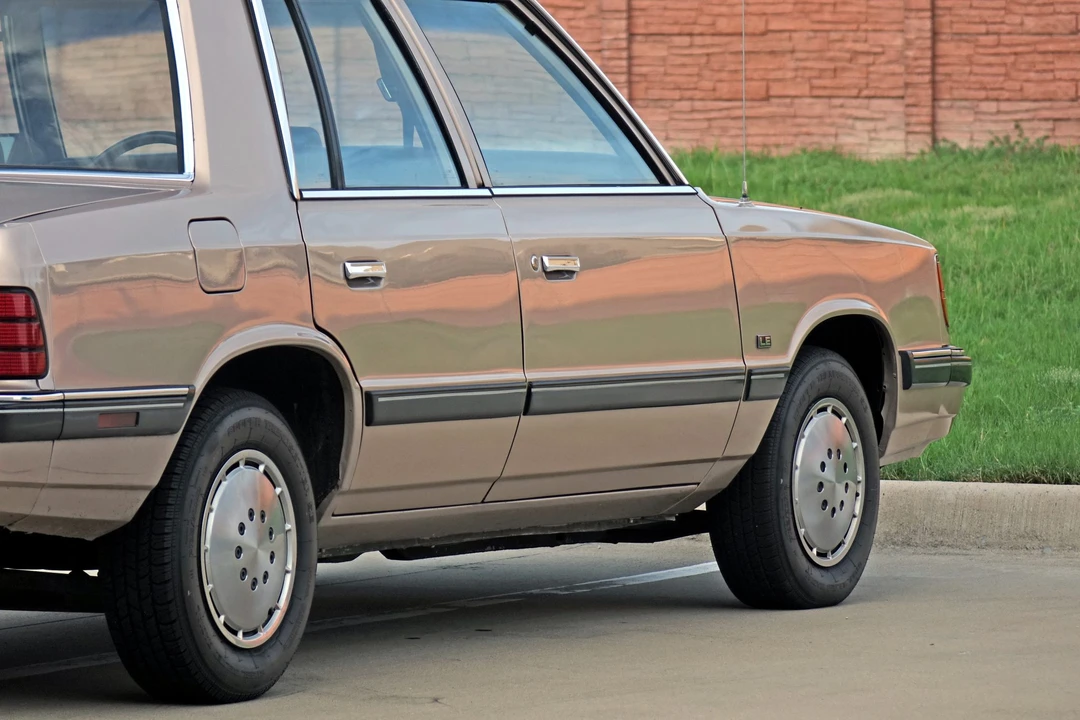 1989 Chrysler K-Car - Image 15 of 31