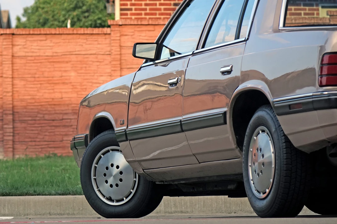 1989 Chrysler K-Car - Image 14 of 31