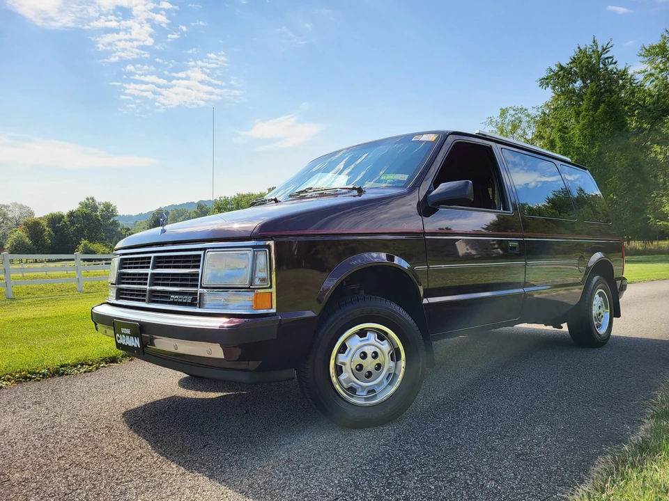 1989 Dodge Caravan - Image 4 of 31