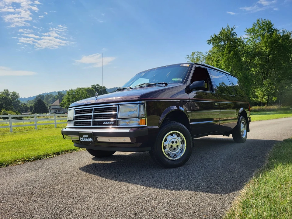 1989 Dodge Caravan - Image 7 of 31