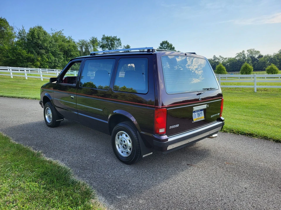 1989 Dodge Caravan - Image 18 of 31