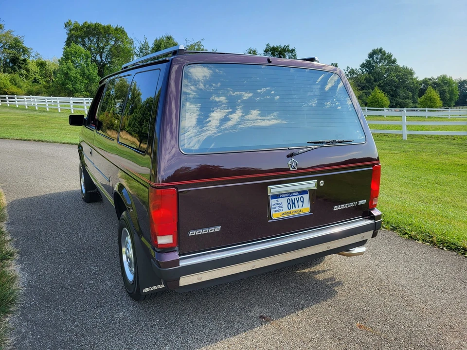 1989 Dodge Caravan - Image 17 of 31