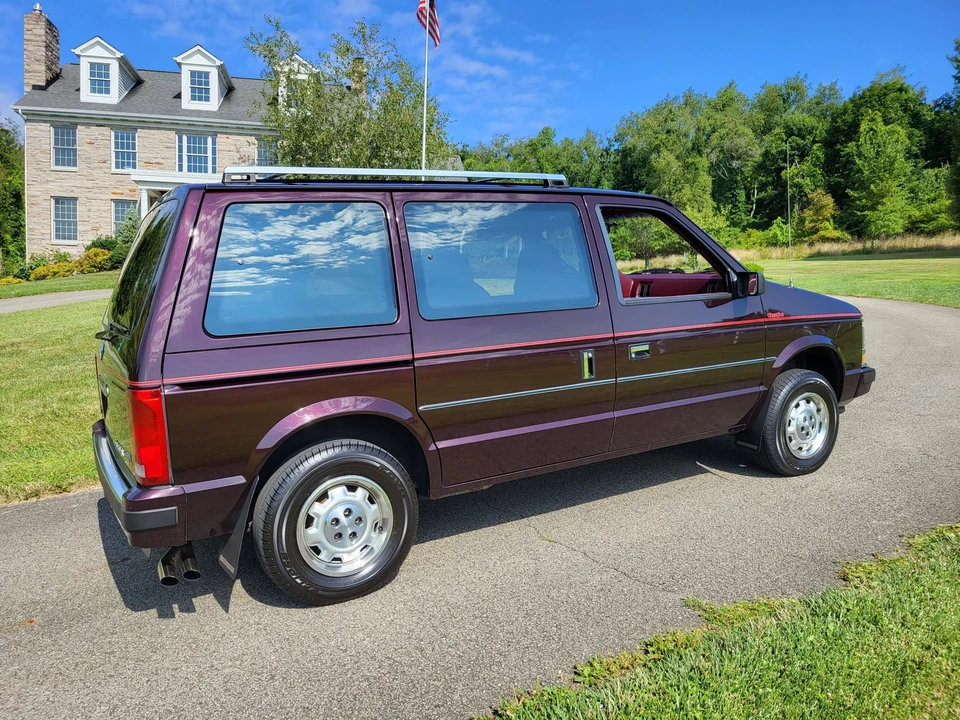 1989 Dodge Caravan - Image 14 of 31