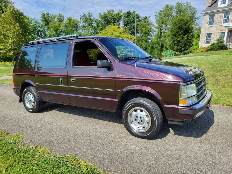 1989 Dodge Caravan - Image 11 of 31