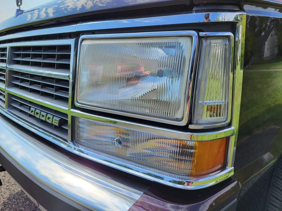 1989 Dodge Caravan - Image 27 of 31