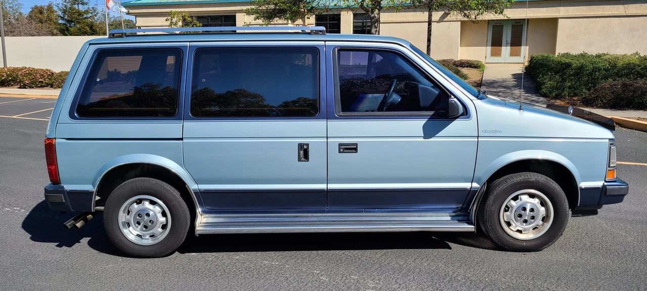 1989 Chrysler K-Car - Image 10 of 31