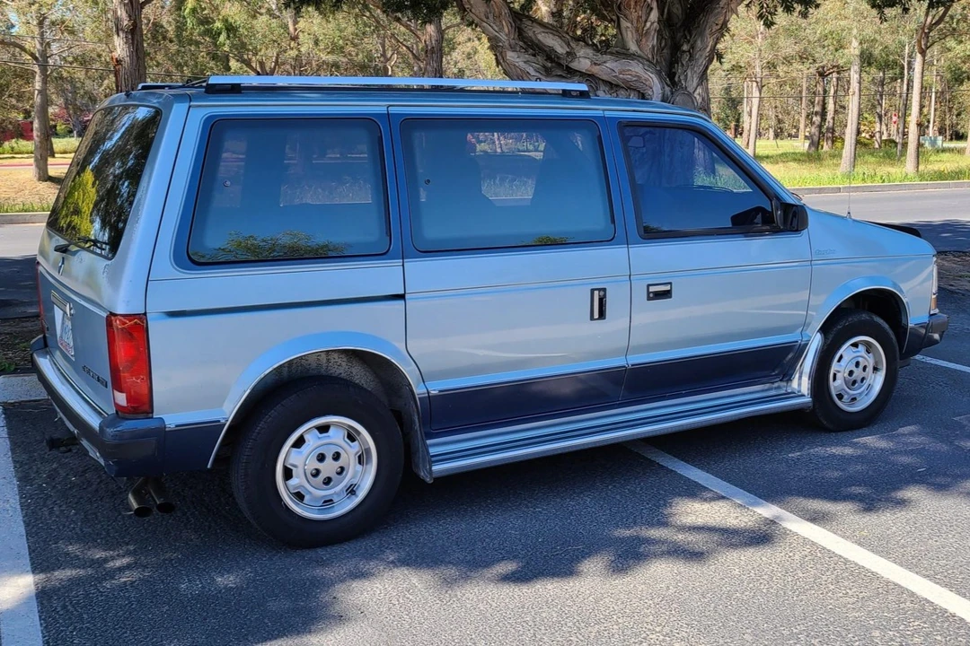1989 Chrysler K-Car - Image 13 of 31