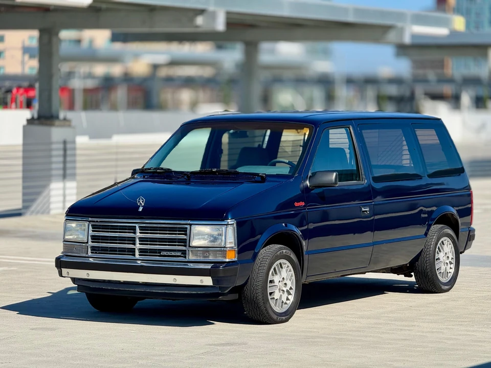 1989 Dodge Caravan - Image 10 of 31