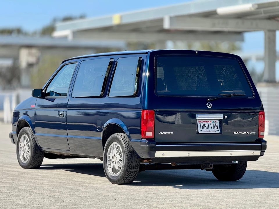 1989 Dodge Caravan - Image 17 of 31