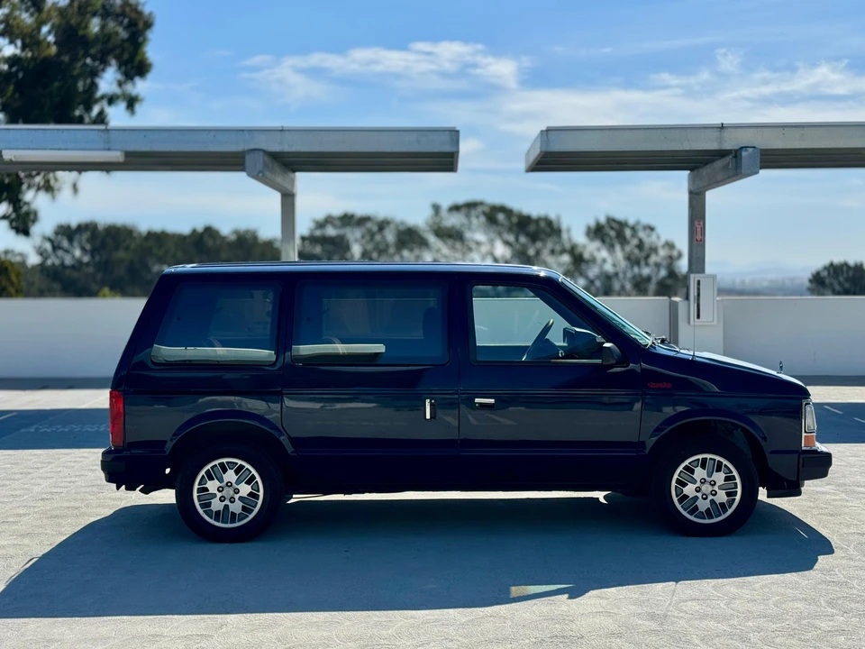 1989 Dodge Caravan - Image 23 of 31