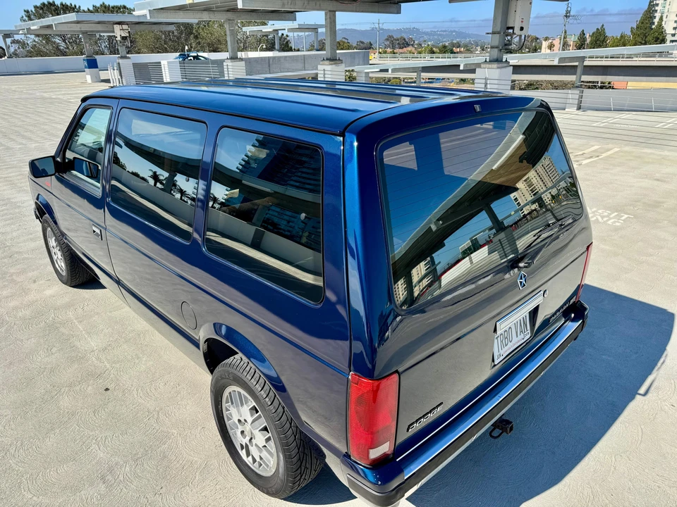 1989 Dodge Caravan - Image 15 of 31