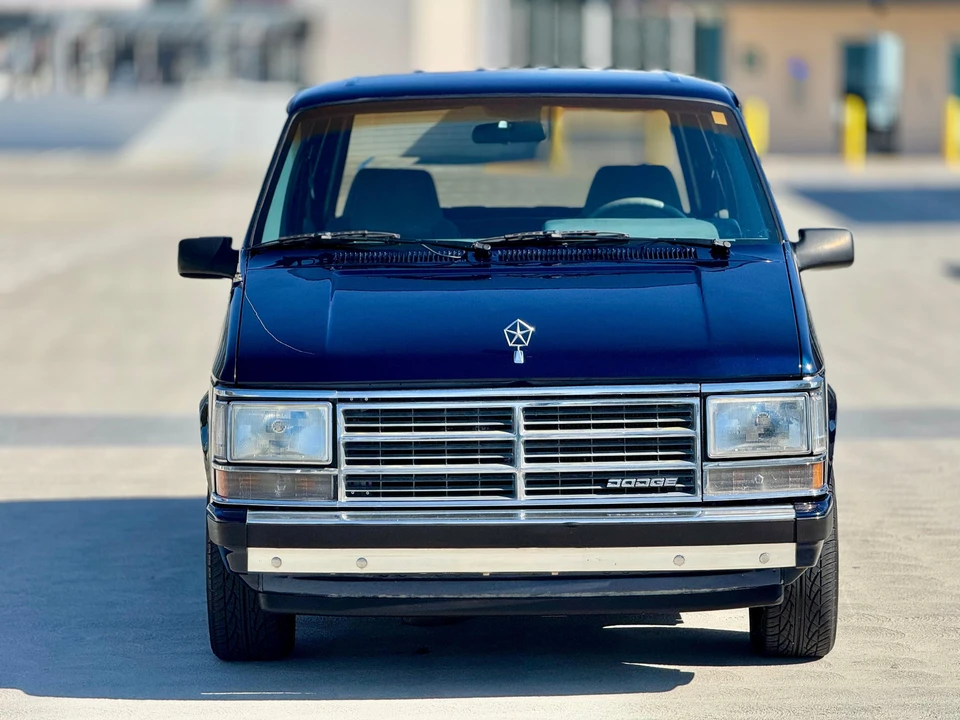 1989 Dodge Caravan - Image 8 of 31