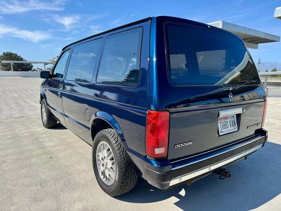 1989 Dodge Caravan - Image 16 of 31
