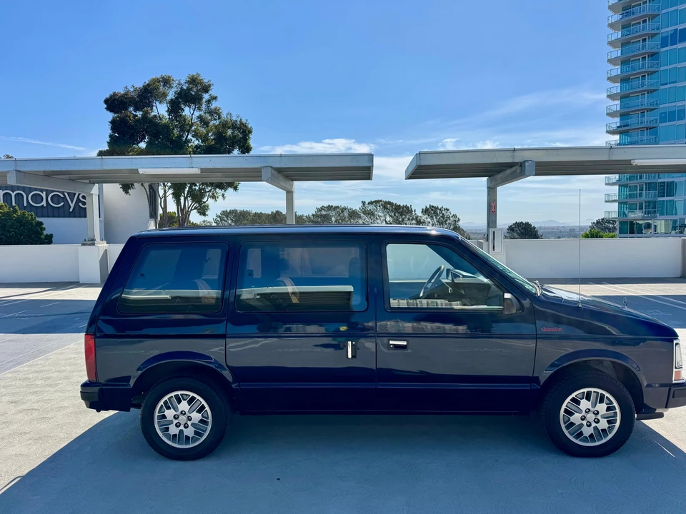 1989 Dodge Caravan - Image 24 of 31