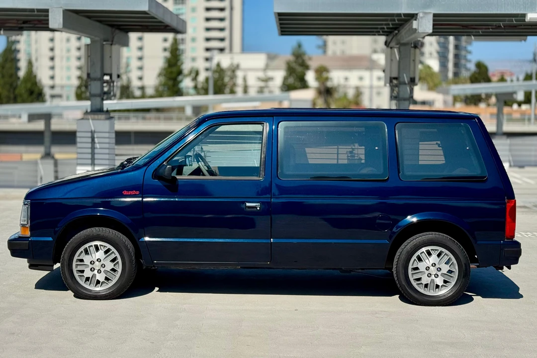 1989 Dodge Caravan - Image 3 of 31