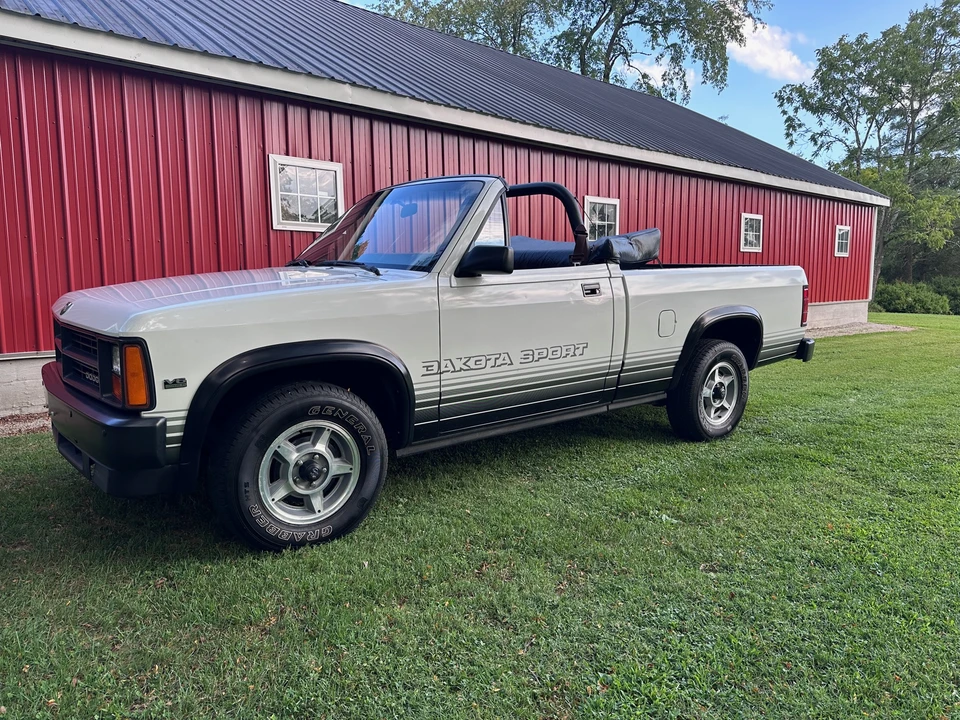 1989 Dodge Dakota 1st Gen - Image 2 of 31
